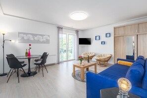 TV - Brand new and modern apartment Figaro with Pool and Garden in Vrsar (Vrsar)