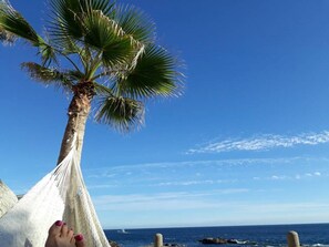 Beach nearby, sun loungers, beach towels