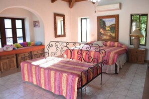 1 bedroom, desk, iron/ironing board, free WiFi