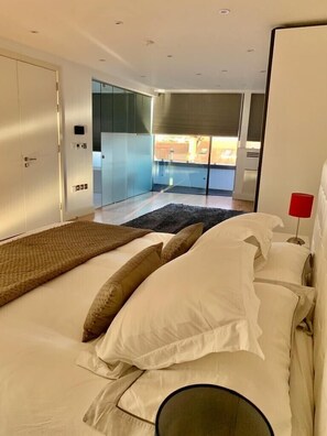 5 bedrooms, iron/ironing board, travel crib, free WiFi