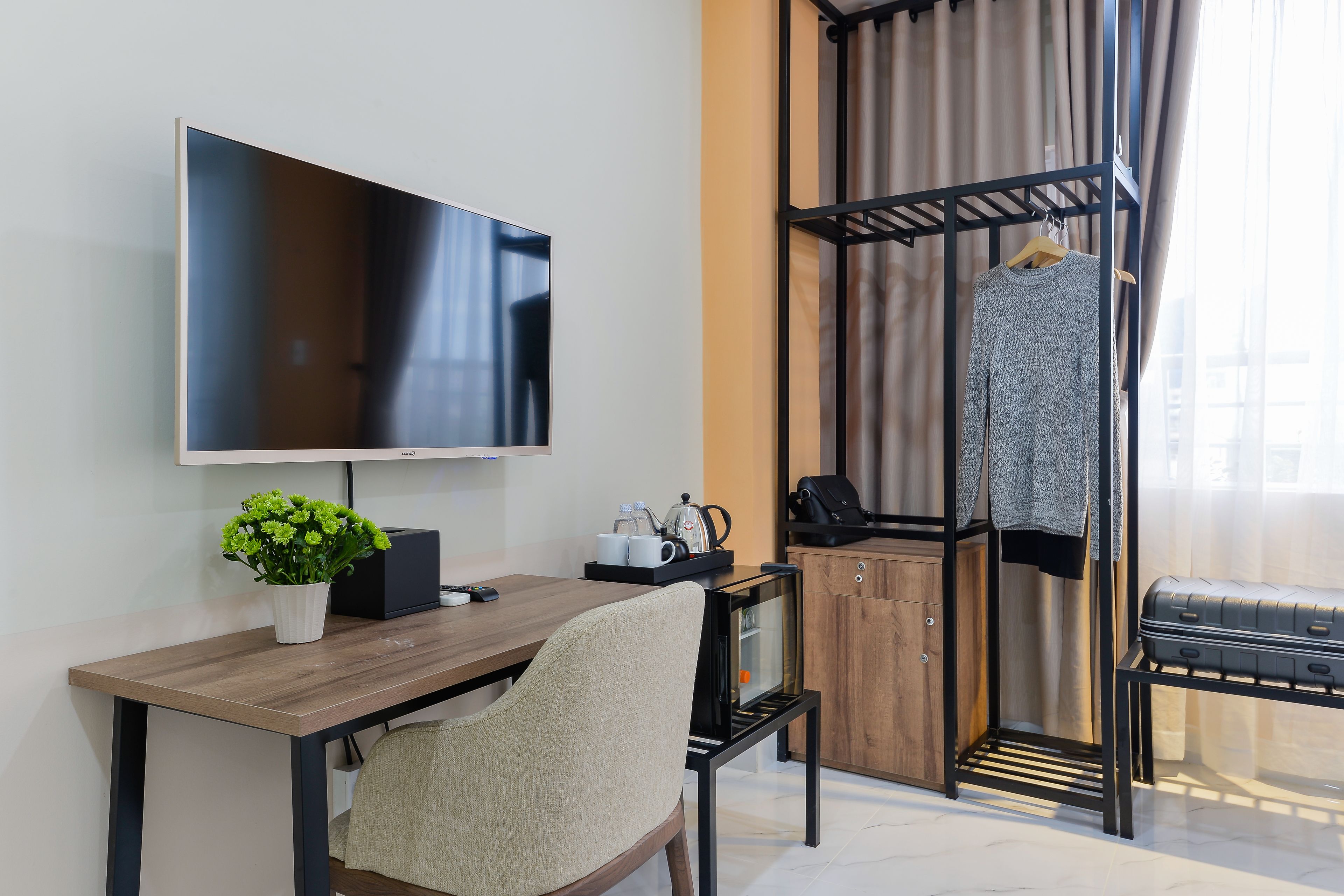 deluxe double room, 1 king bed, balcony | city view