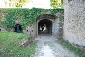 Property grounds - Avant Garde - Furnished studio in the heart of UNESCO MONUMENT (Blaye)