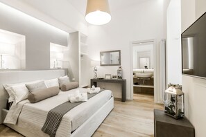 3 bedrooms, in-room safe, desk, iron/ironing board