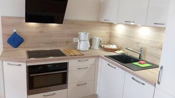 KylskÄp, mikrovÄgsugn, ugn och spishÀll