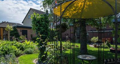 Ferienwohnung 'Puppenstube' ruhige Lage, Sauna , W-LAN , Garten