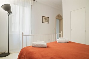 1 Schlafzimmer, Bügeleisen/Bügelbrett