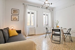 Living area - GuestHost - S. Giovanni in Monte Flat in the center of town (Bologna)