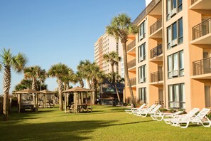 Property grounds - Oceanfront King Suite w/ Fantastic View + Official On-Site Rental Privileges (Myrtle Beach)