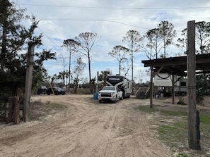 Aparcamiento en las instalaciones