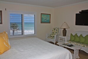 2 bedrooms, bed sheets