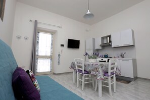 Interior - Holiday home with facilities for the disabled, private entrance, private parking (Pompei)