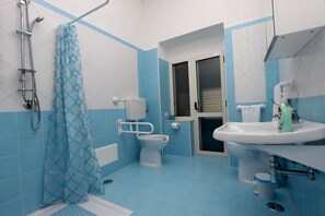 Towels, soap, shampoo, toilet paper