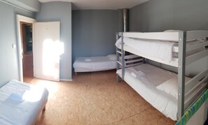 4 bedrooms - cottage 13 people with swimming pool (Le Mayet-de-Montagne)