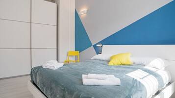 1 habitación, tabla de planchar con plancha, wifi y ropa de cama