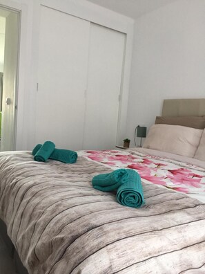 1 camera, una cassaforte in camera, ferro/asse da stiro, lenzuola