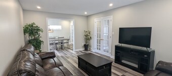 Doctor's Lounge - An Executive Home in Niagara