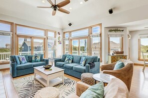 TV, fireplace, DVD player, stereo