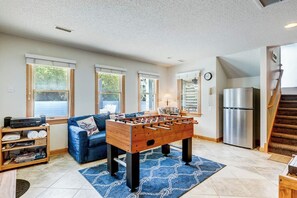 Games room - The Big Easy | 805 ft from the beach | Private Pool, Hot Tub, Dog Friendly | Duck (Duck)