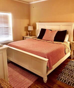 3 bedrooms, free WiFi - Turtle Cove - 3 Bedroom / 2 Bathroom / Sleeps 9 (Crystal Beach)