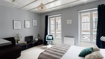 1 bedroom, desk, travel cot, free WiFi