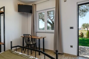 3 bedrooms, iron/ironing board, travel crib, free WiFi