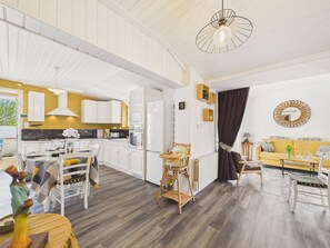 Interior - Holidays for 6 in Talmont St Hilaire (Talmont-Saint-Hilaire)