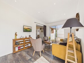 TV - Holidays for 6 in Talmont St Hilaire (Talmont-Saint-Hilaire)