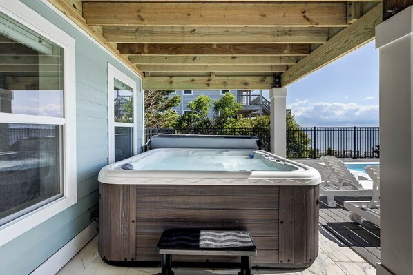 Terrace/patio - Bella Sound | Sound Front | Community Pool, Hot Tub | Duck (Duck)