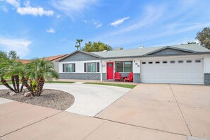 Exterior - Gilbert Home, Walk to Downtown, Restaurants, Nightlife 10+ location! (Gilbert)