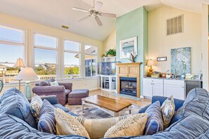 TV, lettore DVD, impianto stereo