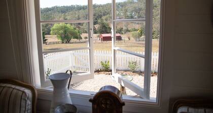 Darlington Grove Farm Stay in a Renovated Dairy Lots of Animals and River Access