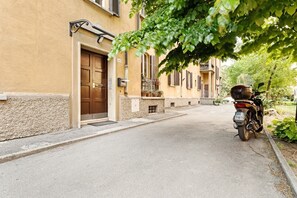 Exterior - GuestHost - The apartment is located in a quiet and peaceful neighborhood.The Bologna Zanolini station is a five-minute walk from the apartment.In the center you can get there with a ten minute walk.Only 9 minutes by car from Fiera Bologna instead!The co (Bologna)