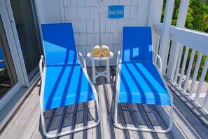 Property grounds - Seabreeze Cottage - sleeps 6 guests in 2 bedrooms (Holmes Beach, Anna Maria Island)