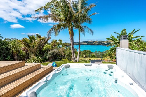 Sol Spa Oasis - Surfdale Holiday Home