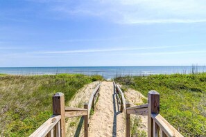 On the beach - Nonnie and T's | Oceanfront | Southern Shores (Southern Shores)