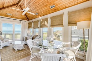 Dining - Nonnie and T's | Oceanfront | Southern Shores (Southern Shores)
