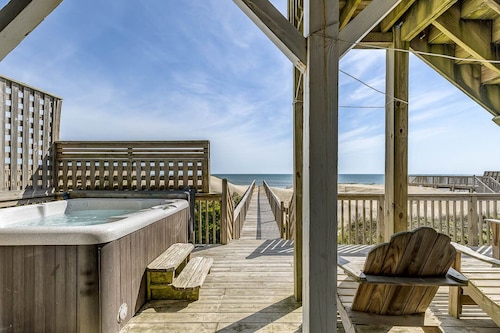 The Porch Life | Oceanfront | Hot Tub | Nags Head