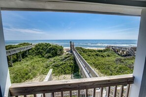 Property grounds - The Porch Life | Oceanfront | Hot Tub | Nags Head (Nags Head)