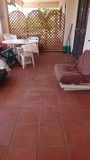 Terrace/patio - Bruzzano Zeffirio: apartments - 4 rooms - 6/9 personsCasa con giardino e vista mare (bruzzano zeffirio)