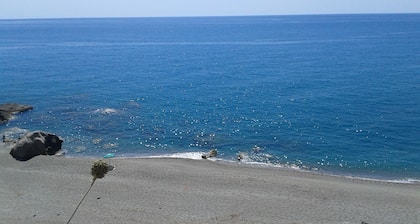 Bruzzano Zeffirio: apartments - 4 rooms - 6/9 personsCasa con giardino e vista mare