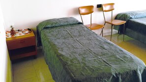 3 habitaciones, tabla de planchar con plancha y wifi gratis 