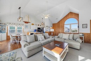 Televisión, reproductor de DVD y estéreo 