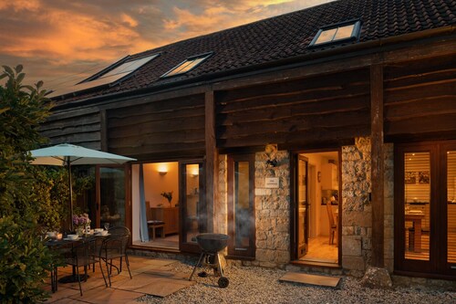 Modern barn close to Sherborne