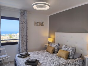 2 Schlafzimmer, Zimmersafe, Bügeleisen/Bügelbrett, Reisekinderbett