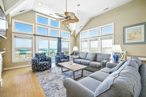 Tipsy Mermaid | Oceanfront | Private Pool, Hot Tub | Nags Head