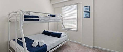 7 bedrooms, WiFi, bed sheets