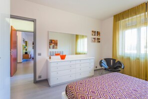 1 bedroom, iron/ironing board, WiFi