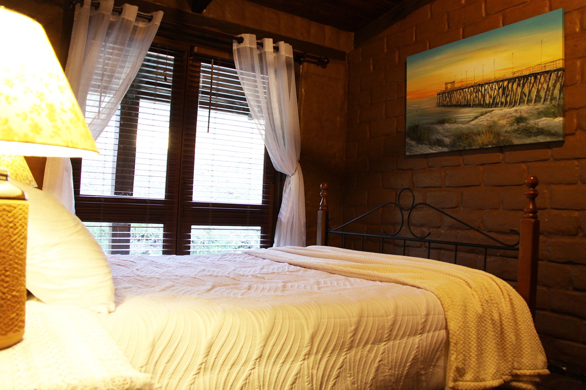 Secluded artistic earthen home offering spa luxury — image 16