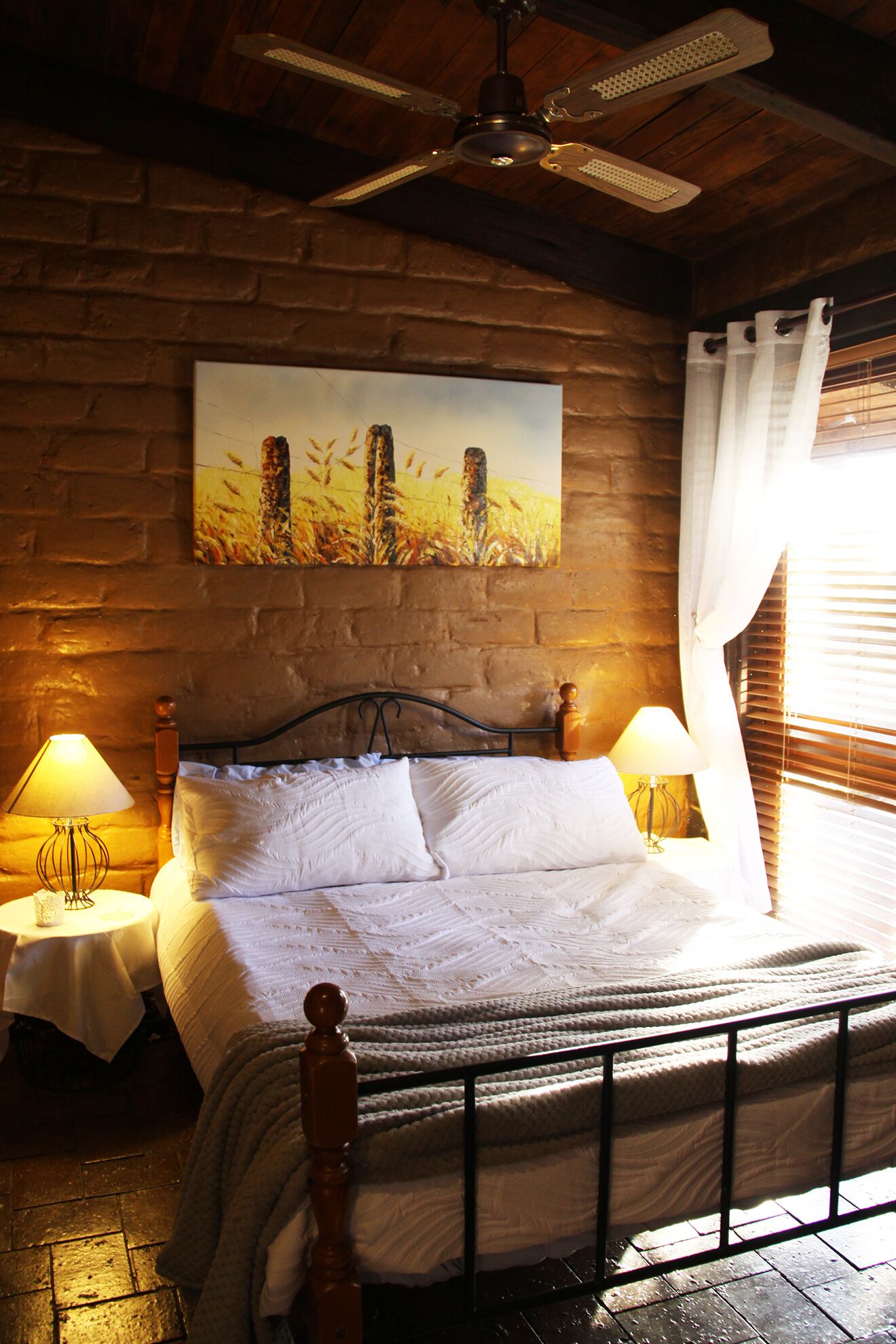 Secluded artistic earthen home offering spa luxury — image 19