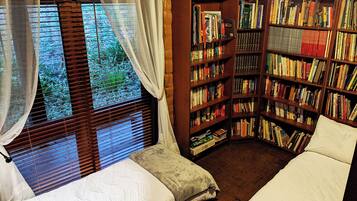 7 soverom, safe på rommet, strykejern/-brett og reiseseng for barn